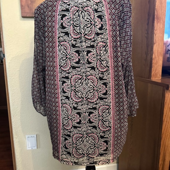 Plus Size 3X Apt.9 long cut out sleeves top - Picture 2 of 7